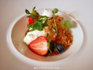 chardonnay-mousse chocolat blanc fraises rhubarbe